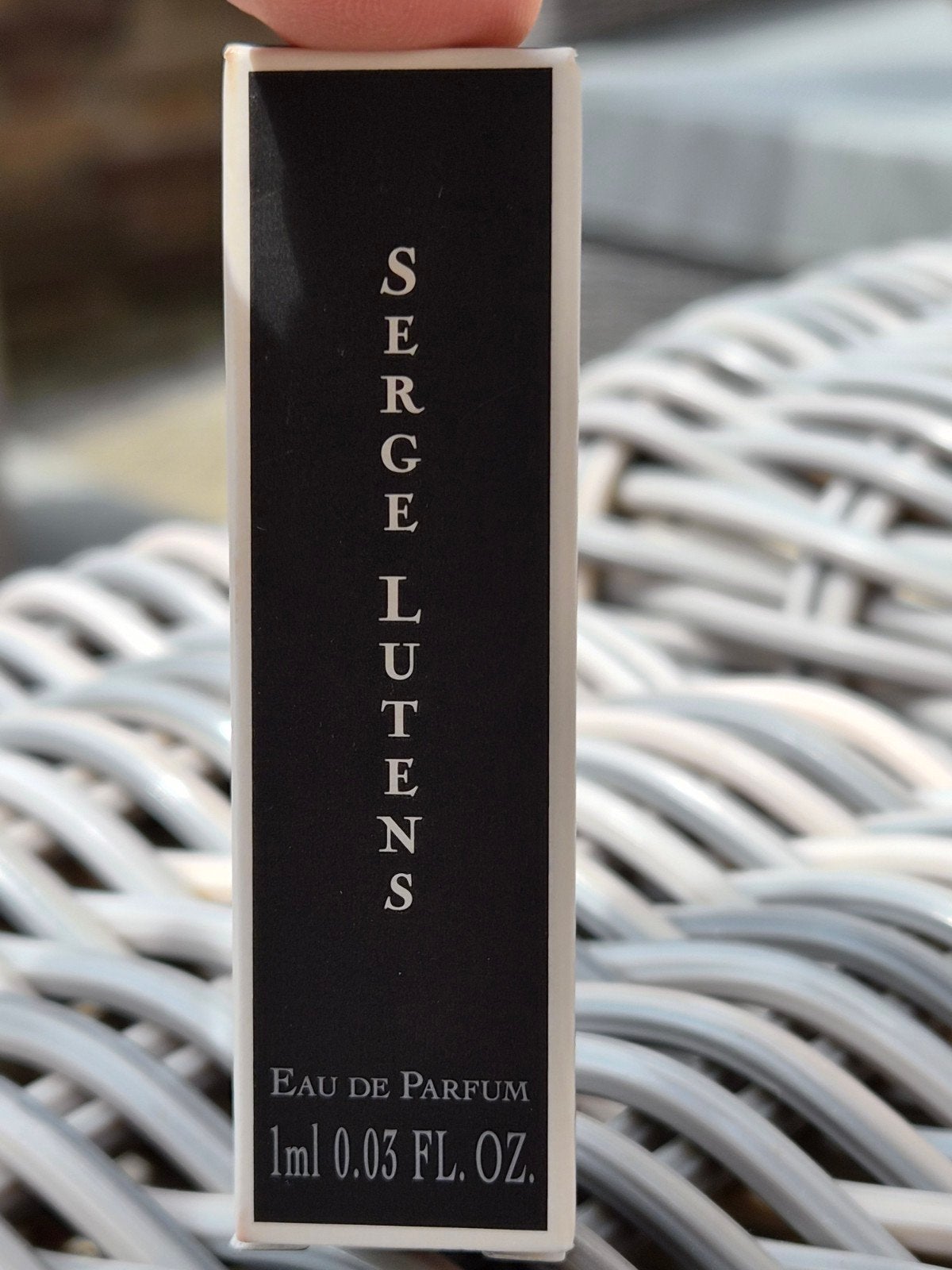 Serge Lutens A la nuit Eau de Parfum 1ml sample, Sieraden, Tassen en Uiterlijk, Uiterlijk | Parfum, Verzenden, Nieuw