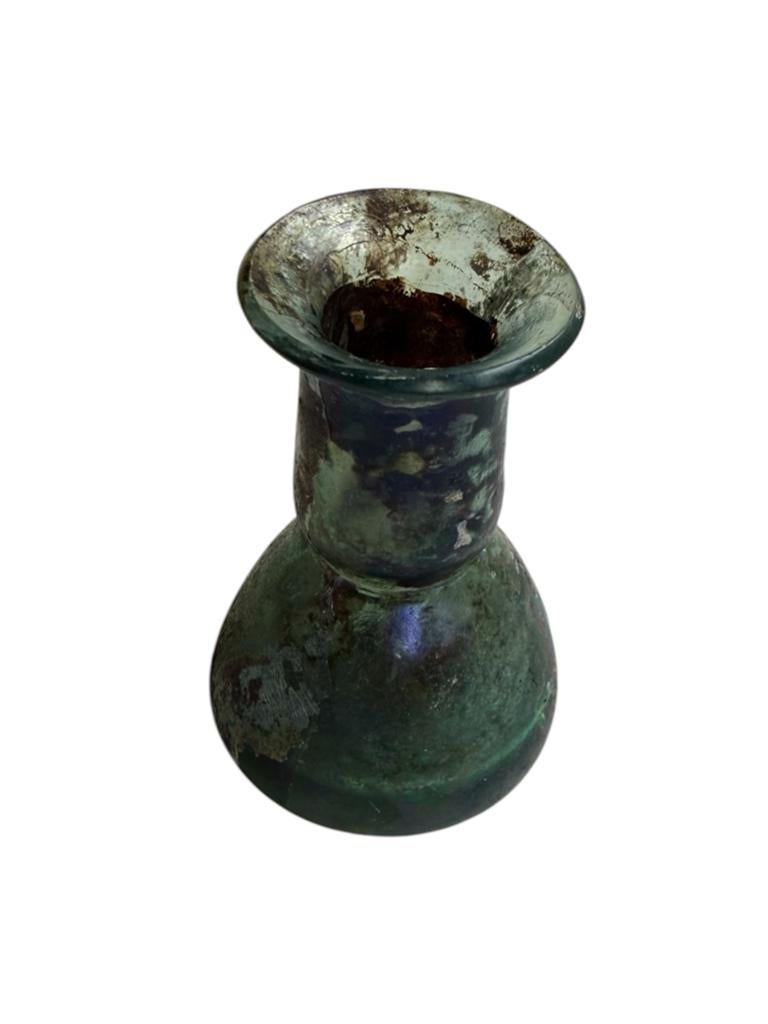 Bodemvondst Romeins zalfflesje van blauwgroen glas, Ophalen of Verzenden