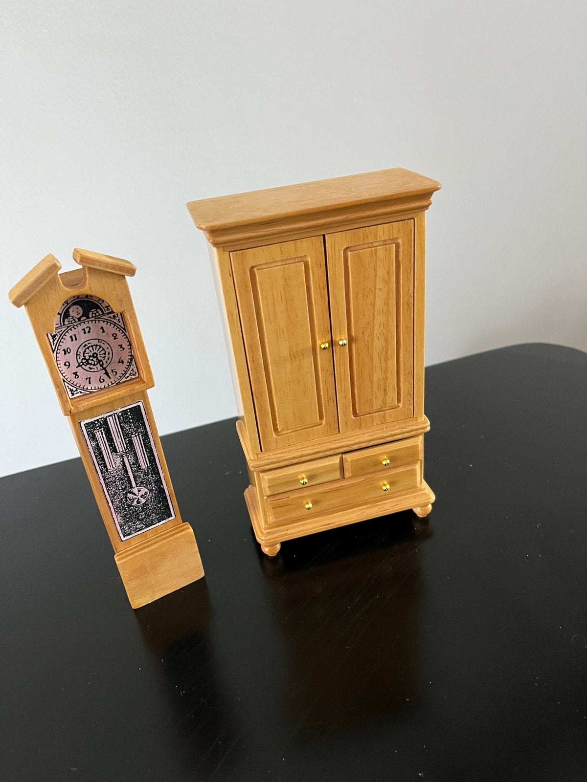 Poppenhuismeubels kast en klok, Ophalen of Verzenden, Zo goed als nieuw, Poppenhuis