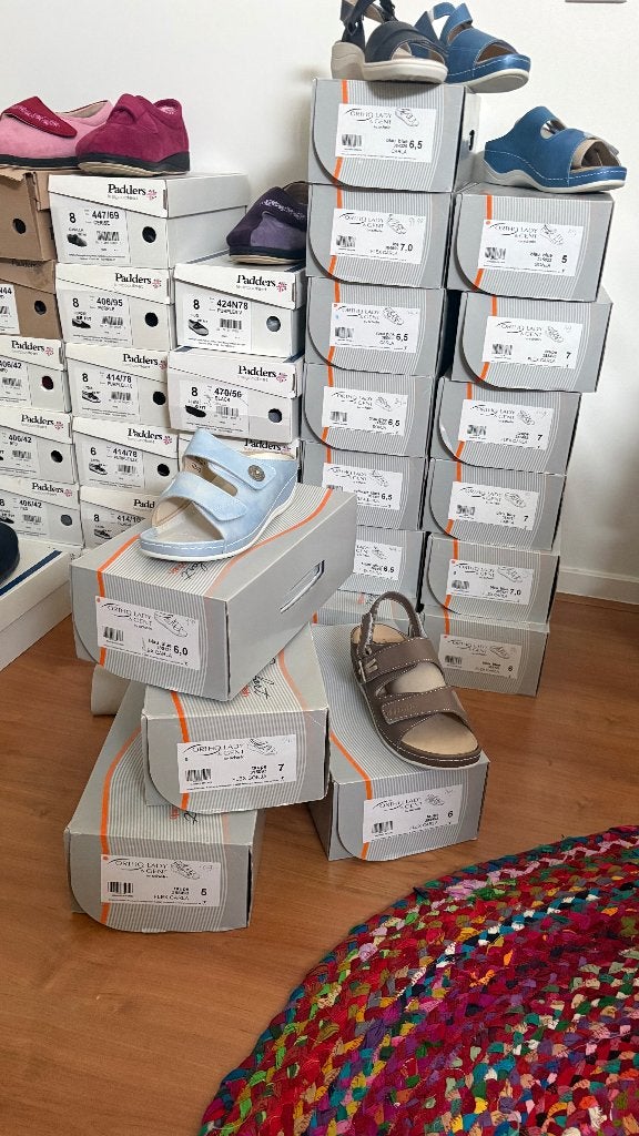 schoenen/sloffen dames en heren partij, nieuw, Ophalen of Verzenden, Nieuw, Overige kleuren, Pantoffels of Sloffen