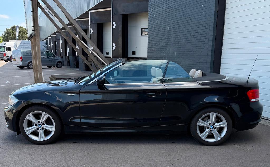 BMW 1-serie Cabrio 118i High Executive LEDER/ORGNL/CRUISE/VO, 1-Serie, Euro 5, Beige, Cabriolet