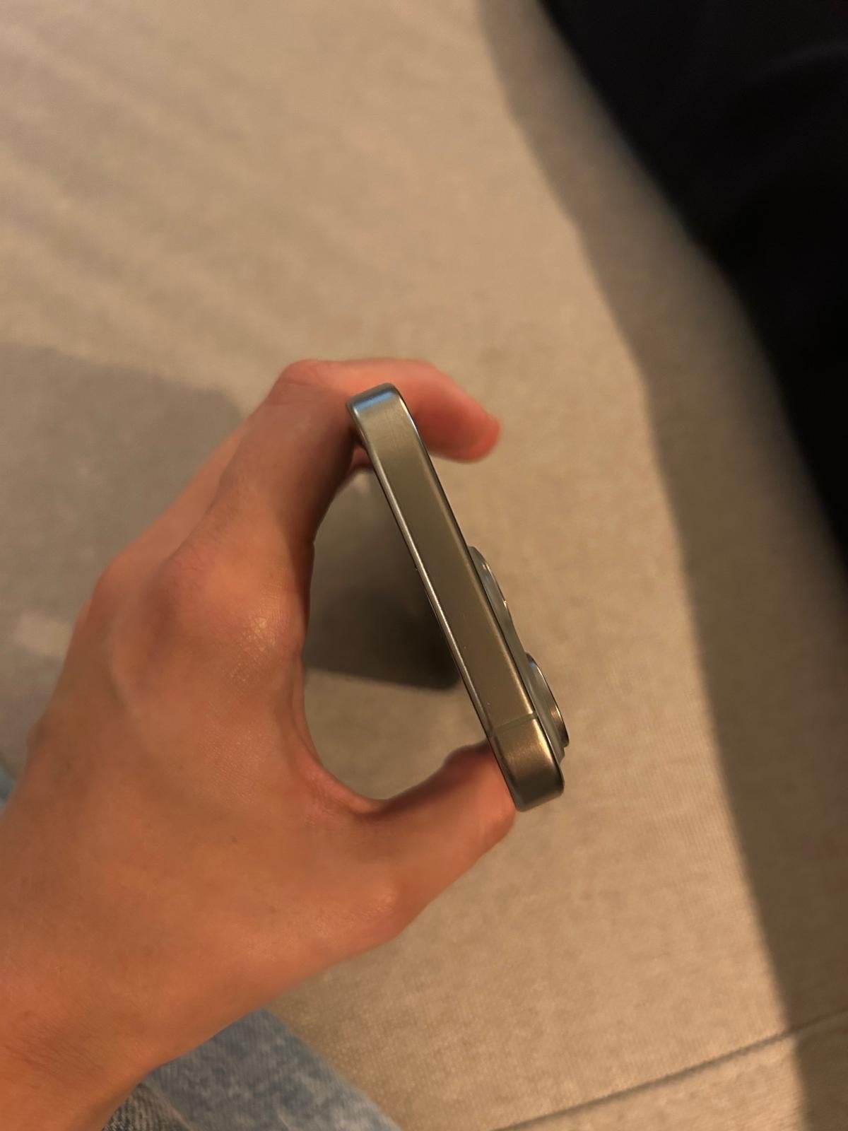 Foto 11 van iPhone 15 Pro 256GB - Zo goed als nieuw