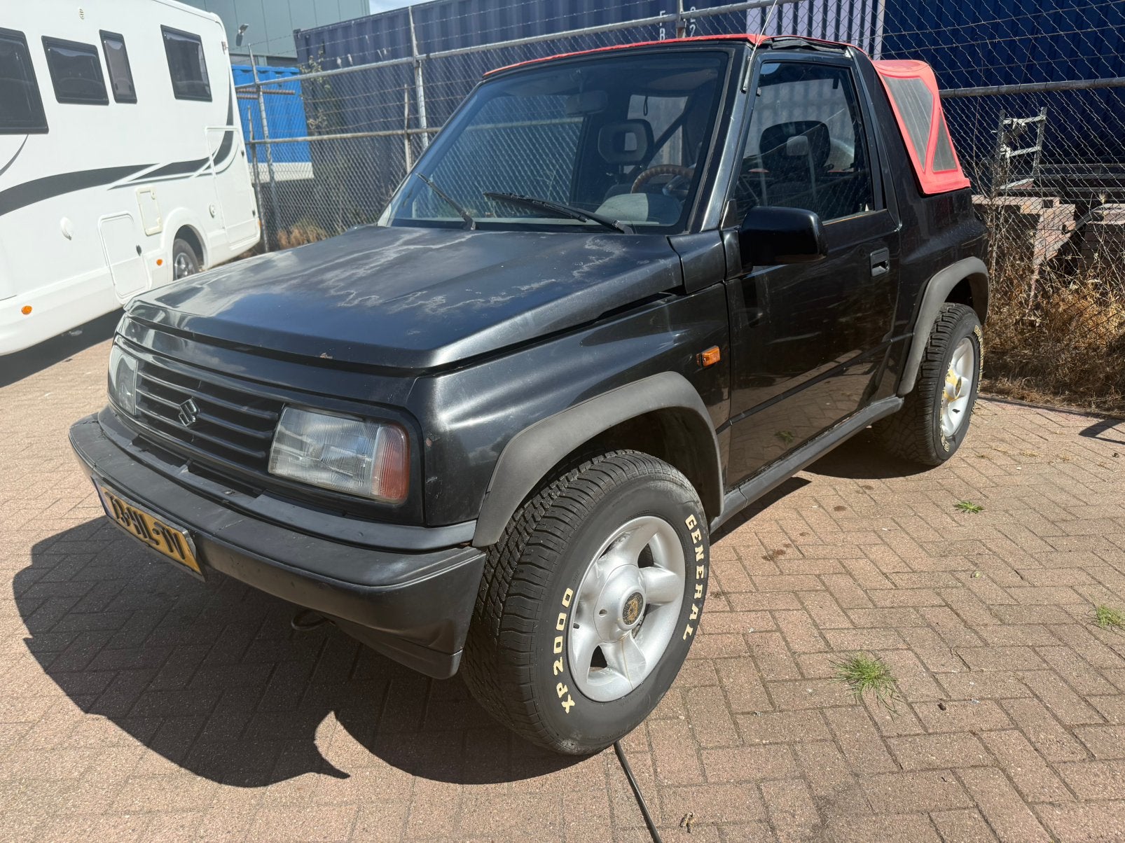 Suzuki Vitara 1.6 4x4 1992 zwart, softtop bullbar, 1450 kg, Zwart, Origineel Nederlands, Particulier