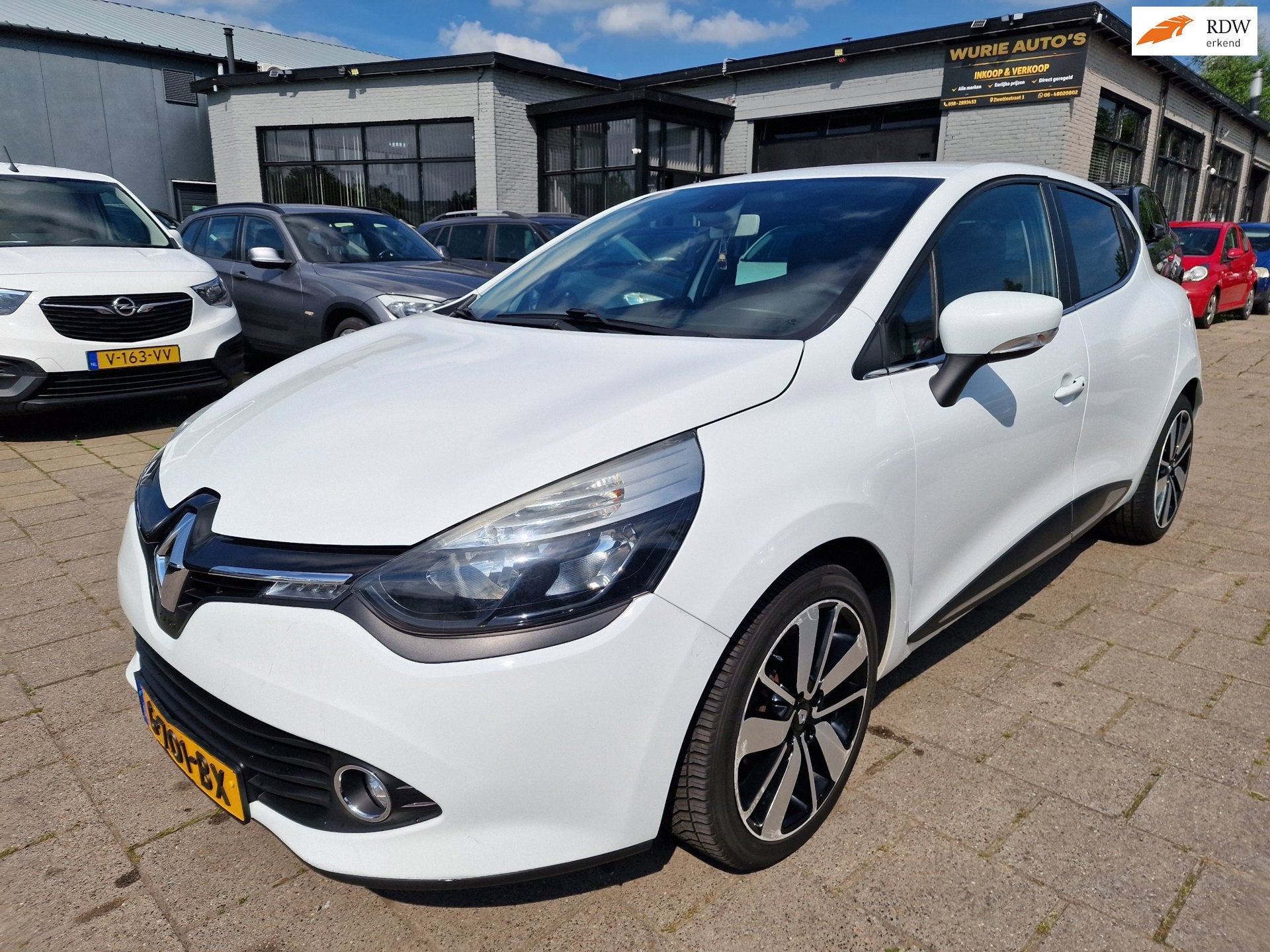 Renault Clio 0.9 TCe Dynamique/Apk 10-03-2027, Voorwielaandrijving, Electronic Stability Program (ESP), 540 kg, Wit