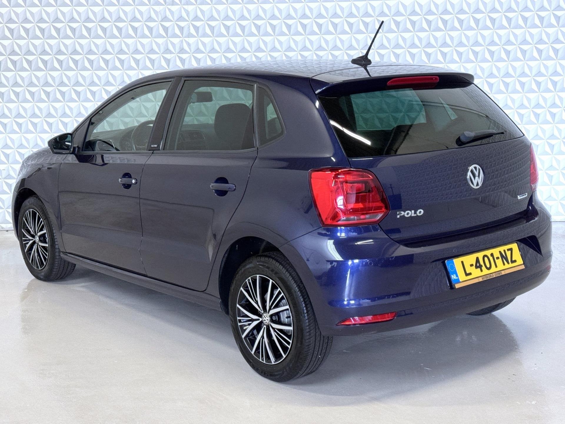 Volkswagen Polo 1.0 5drs ALLSTAR Airco ECC Navigatie (2017), Stof, Euro 6, Blauw, Elektrische ramen