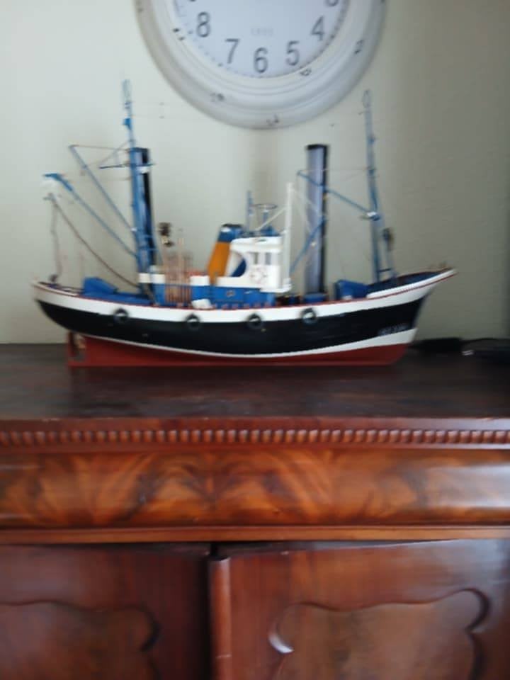 Dit is een model van de Marina II, Ophalen, Zo goed als nieuw, 1:32 tot 1:50