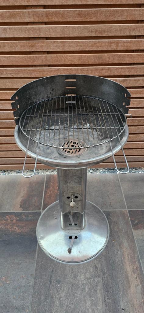 Metalen BBQ op voet (RVS), Tuin en Terras, Ophalen, Gebruikt