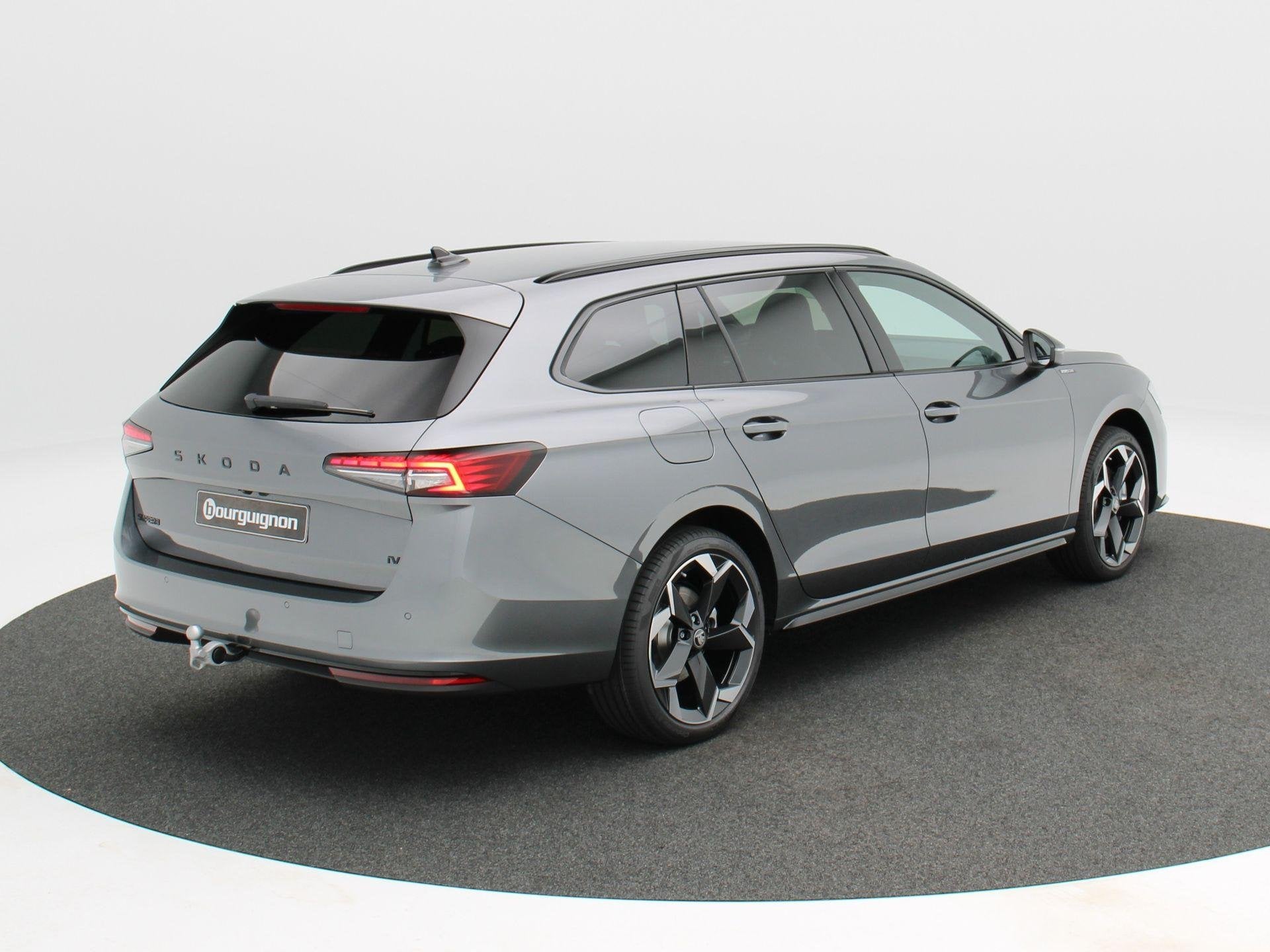 Skoda Superb Combi Sportline Business 1.5 TSI PHEV 204 PK |, Auto's, 1498 cc, 4 cilinders, Automatische klimaatregeling, 26 kWh