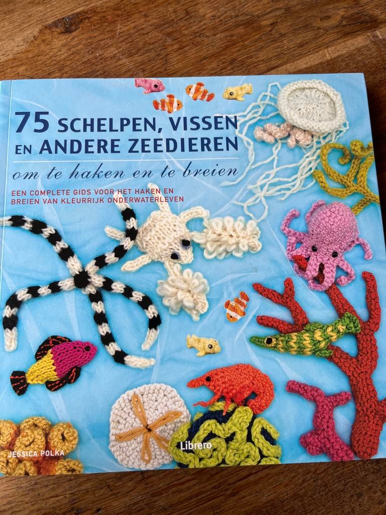 Boek: 75 Schelpen, Vissen en Andere Zeedieren, Ophalen of Verzenden, Zo goed als nieuw, Breien of Haken, Patroon of Boek