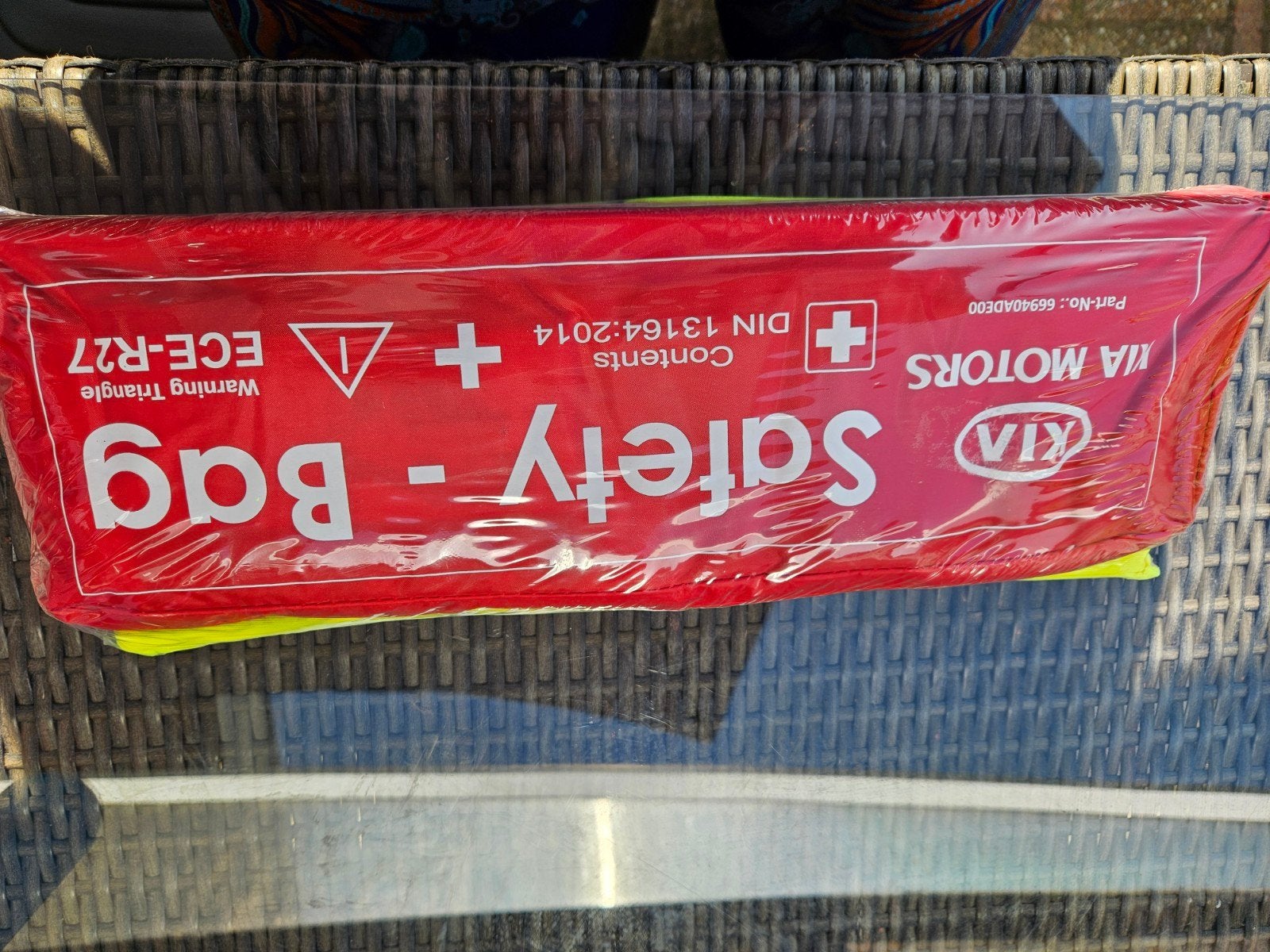 Nieuwe Safety set voor in de auto - Verplicht in buitenland, Ophalen of Verzenden, Nieuw