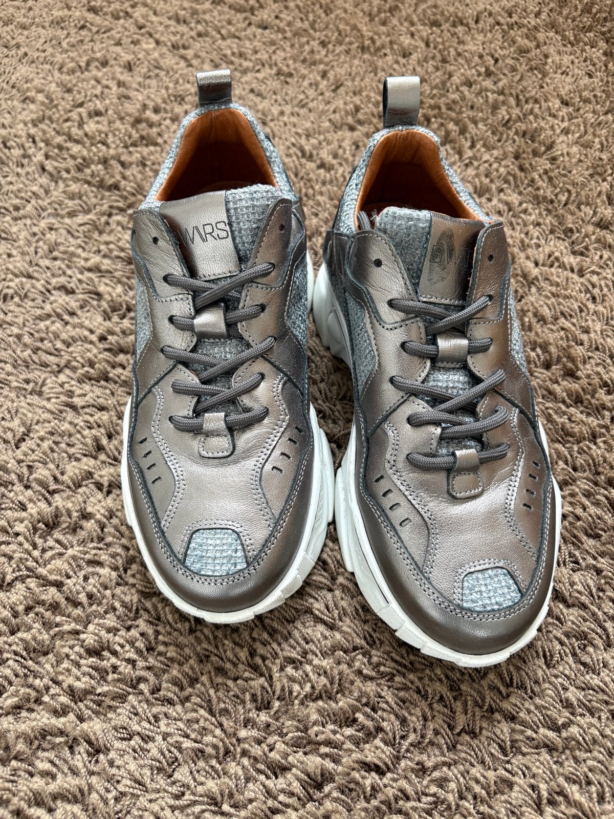 Stijlvolle Dwars Sneakers - Zo goed als nieuw - Maat 39, Ophalen, Grijs, Sneakers of Gympen, Zo goed als nieuw