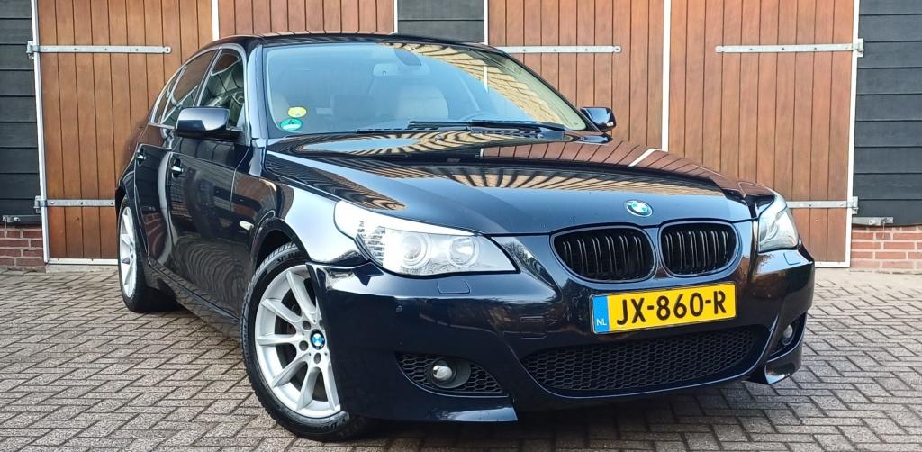 BMW 5 Serie 540i Executive | M Pakket | Carplay | Onderhouds, Auto's, Automaat, Gebruikt, 8 cilinders, Blauw