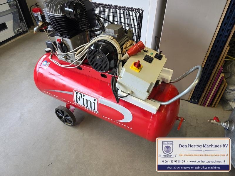 zuiger Compressor Fini 5,5kW tank 270L bj 2009 verrijdbaar, Doe-het-zelf en Verbouw, Compressors, Ophalen, Gebruikt, 400 tot 800 liter/min
