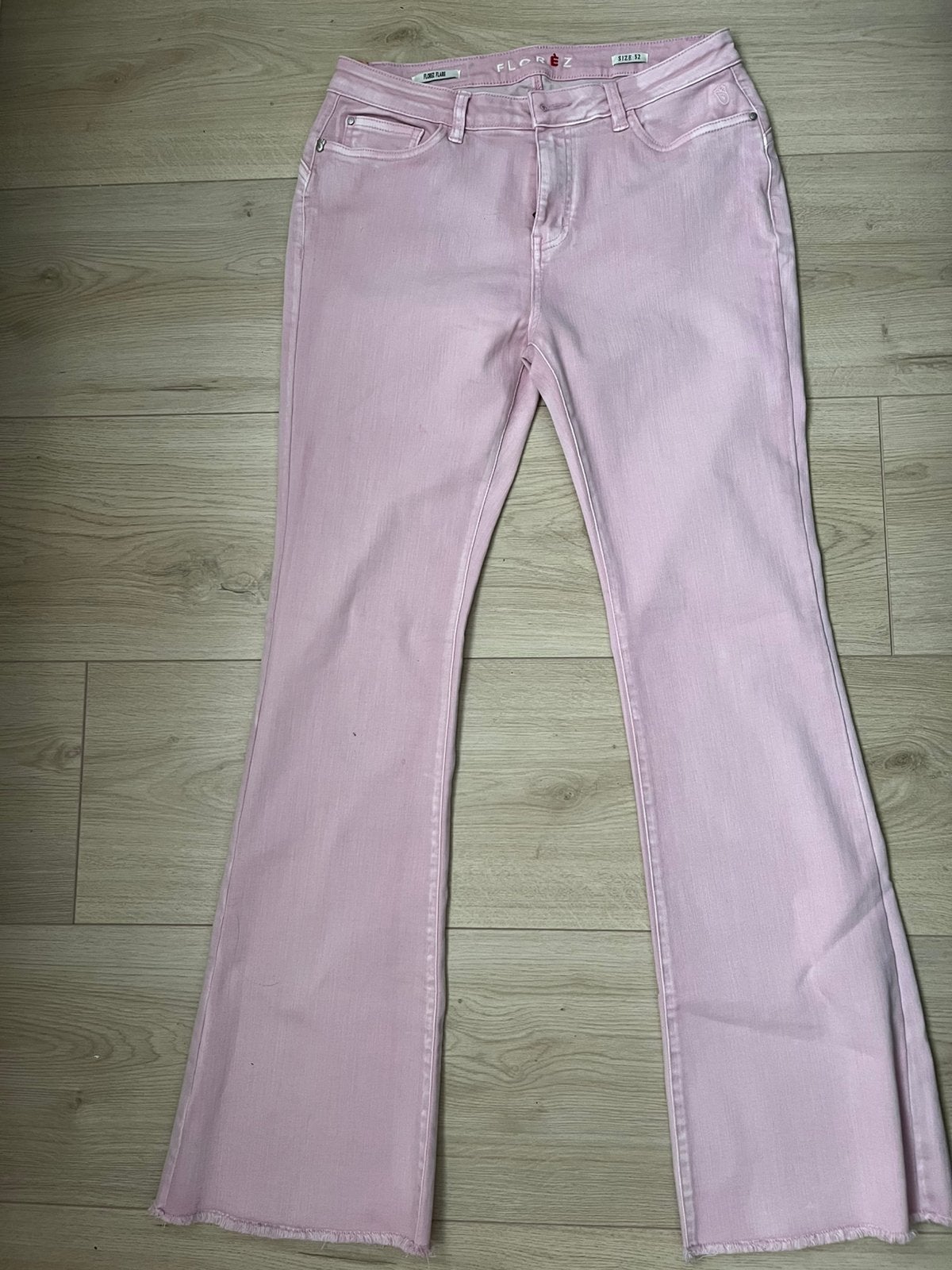 Jeans florez nieuw met prijskaartje maat 32, Kleding | Dames, Spijkerbroeken en Jeans, Ophalen of Verzenden, Nieuw, Overige kleuren