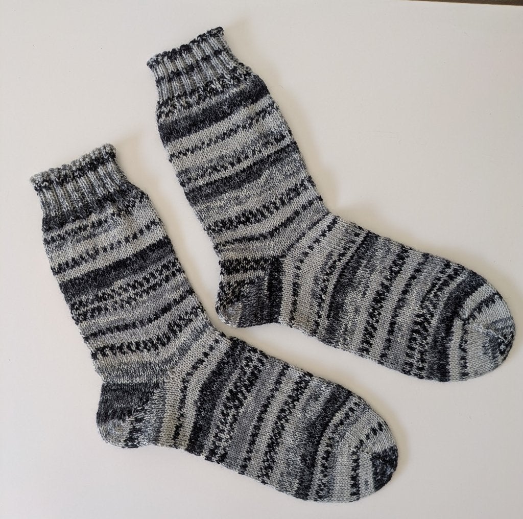 Handgebreide sokken maat 42/43, Kleding | Dames, Sokken en Kousen, Sokken en Kniesokken, Overige kleuren, Nieuw, Ophalen of Verzenden