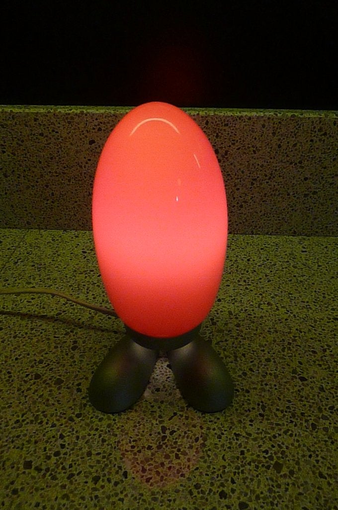 Twee Ikea ei- tafellamp, Dino design Tatsuo Konno: rood, Huis en Inrichting, Lampen | Tafellampen, Overige typen, Gebruikt, E14 (klein)
