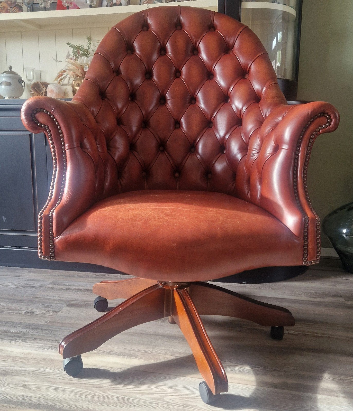 Leren chesterfield directors swivel chair plain seat, Ophalen, Zo goed als nieuw, Bruin, Bureaustoel