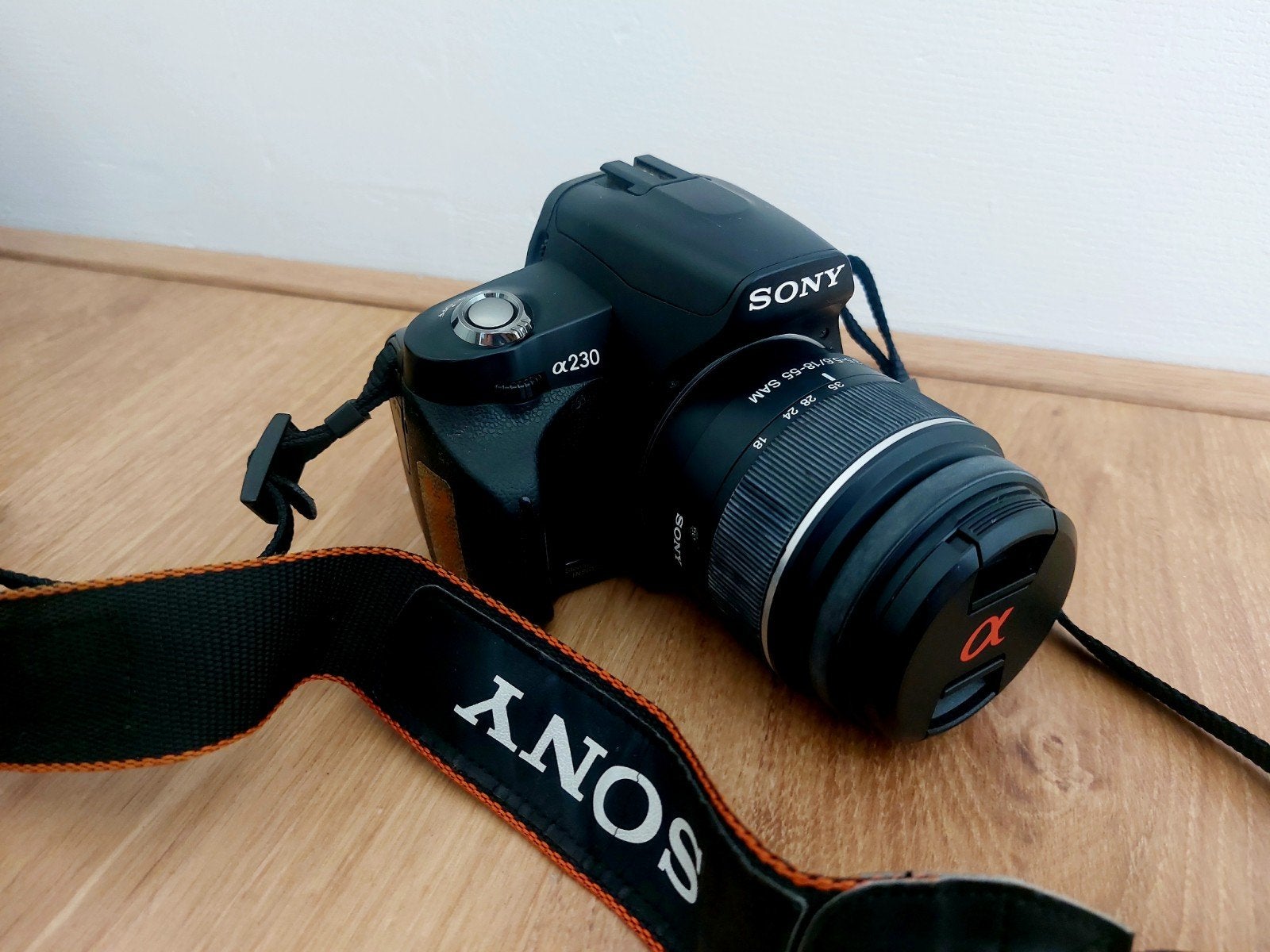 Sony Alpha A230 DSLR Camera + Battery, Charger & Camera bag, Ophalen of Verzenden, Sony, Geen optische zoom