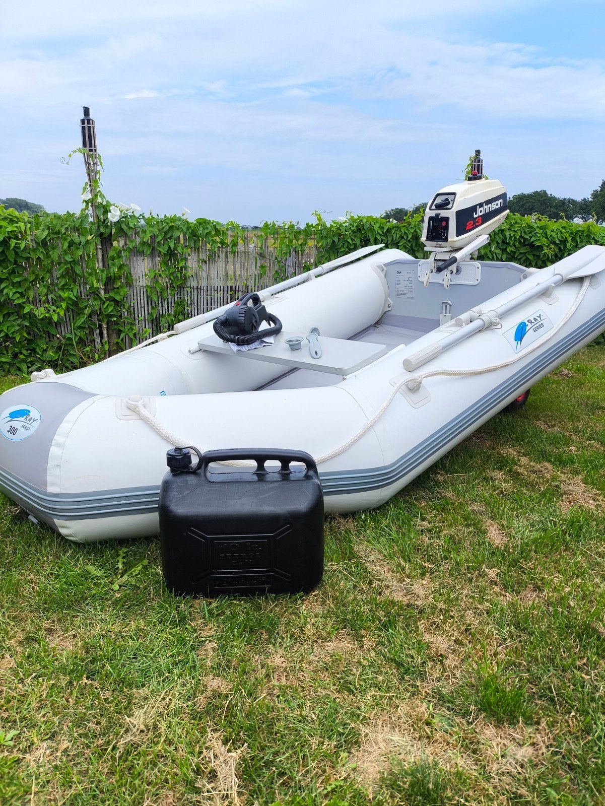 Z-Ray 300 rubberboot Johnson 2.3 buitenboordmotor vaarklaar!, Watersport en Boten, Gebruikt, PVC, Inclusief motor, 3 m