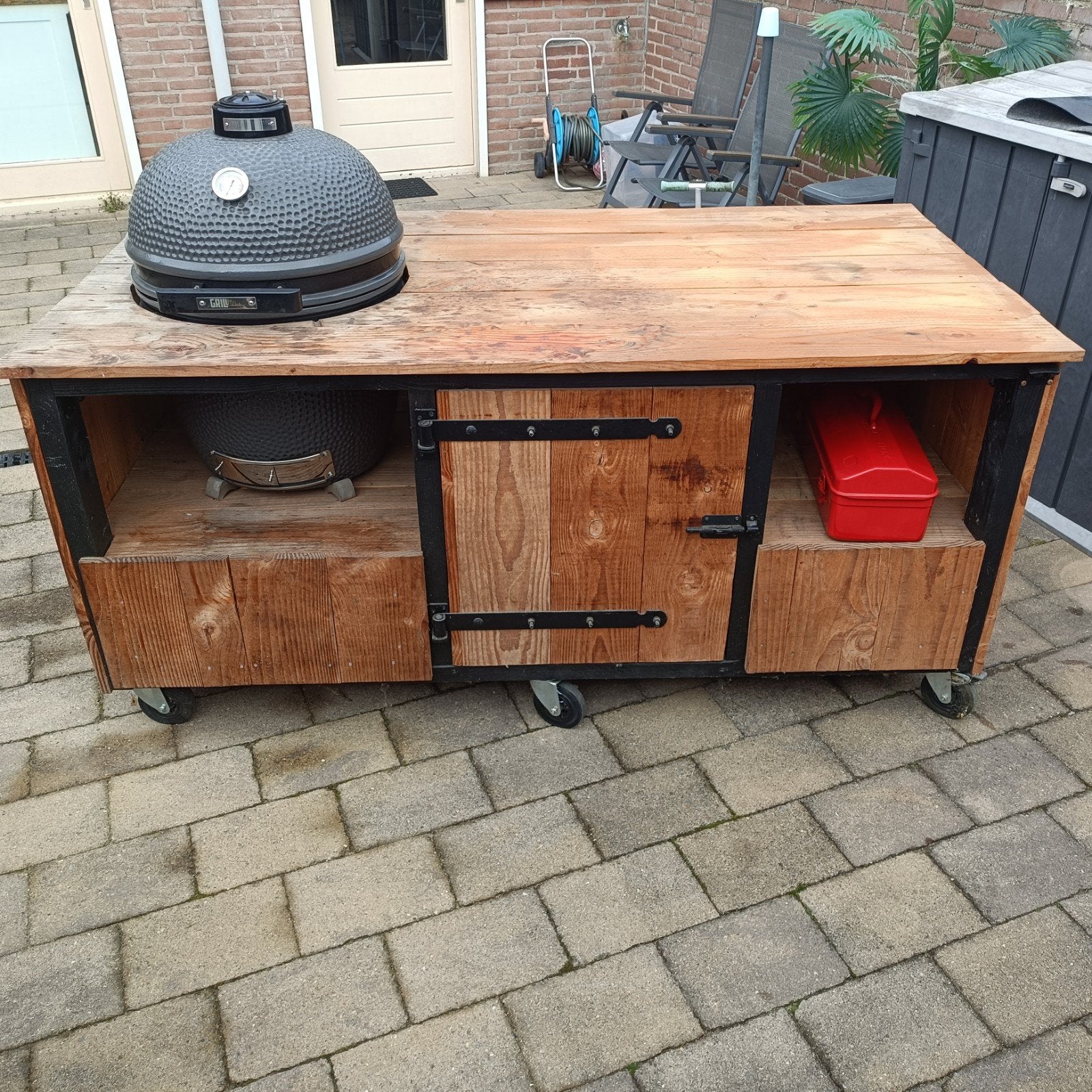 Large Kamado BBQ met buitenkeuken en accessoires, Ophalen, Gebruikt, Grill Guru