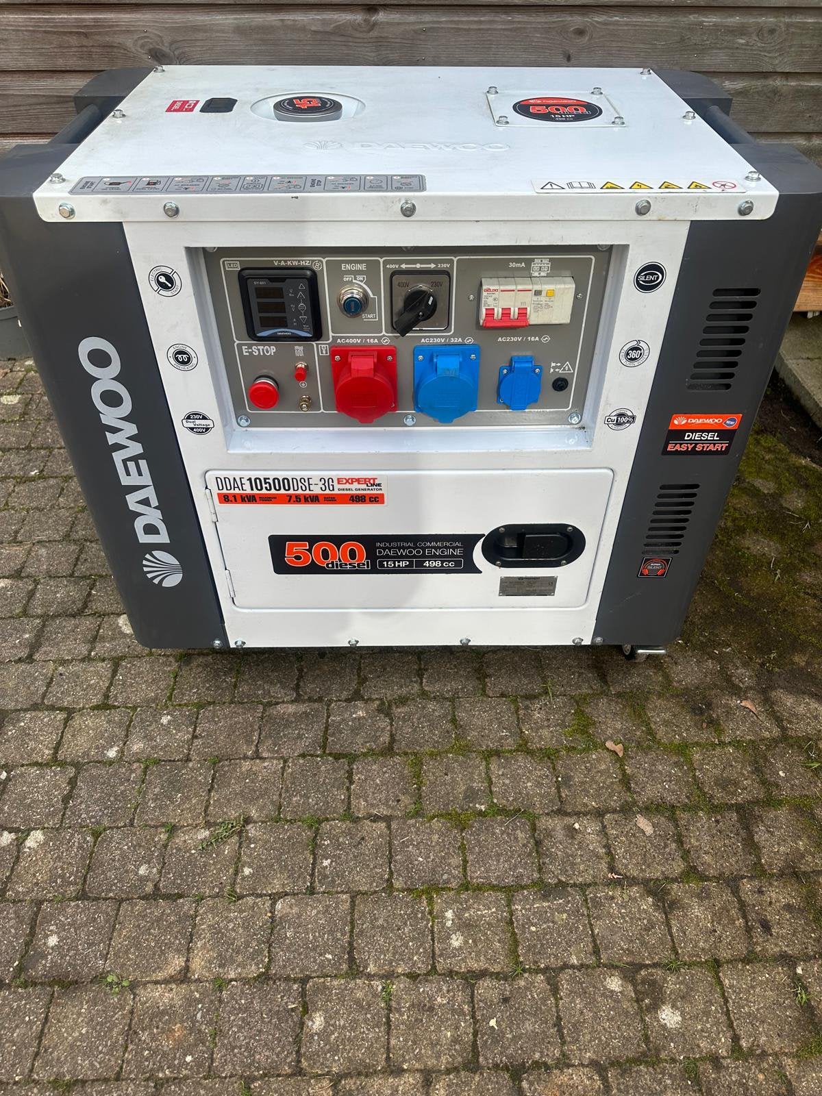 Diesel generator, Ophalen, Zo goed als nieuw, Dieselolie
