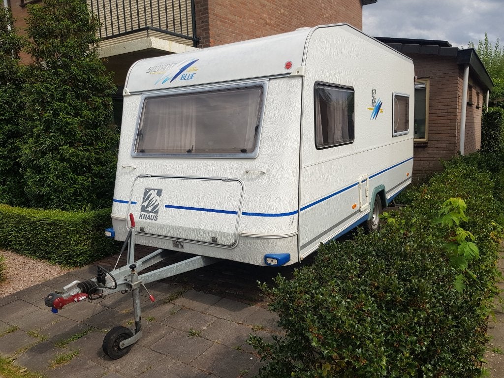Knaus Südwind Blue 450TM, Kachel, Omvormbare zithoek, Treinzit, 750 - 1000 kg
