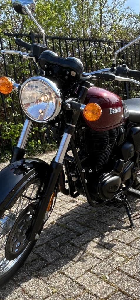 Te koop, zeer mooie Benelli 400 imperiale bj: 08-07-2022, Motoren, Motoren | Benelli, Particulier, Naked bike