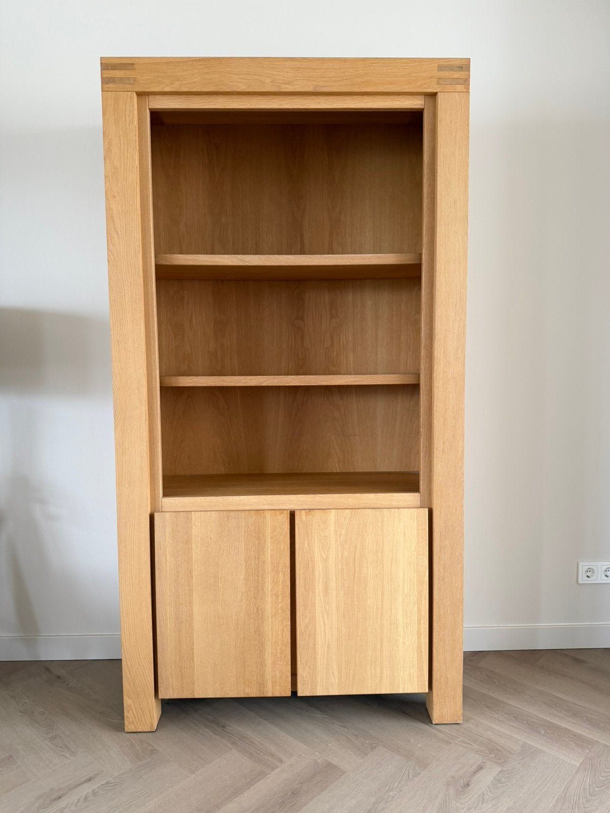 Goossens Clear boekenkast, Met deur(en), 100 tot 150 cm, Eikenhout, Ophalen of Verzenden