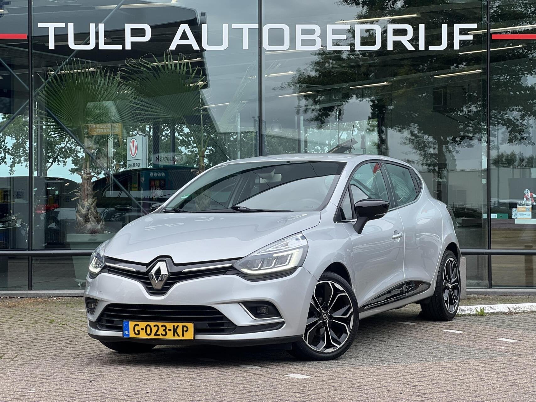 Renault Clio 0.9 TCe Intens 5 Deurs Airco Clima Cruise Deale, Auto's, Voorwielaandrijving, Gebruikt, 580 kg, Leder en Stof