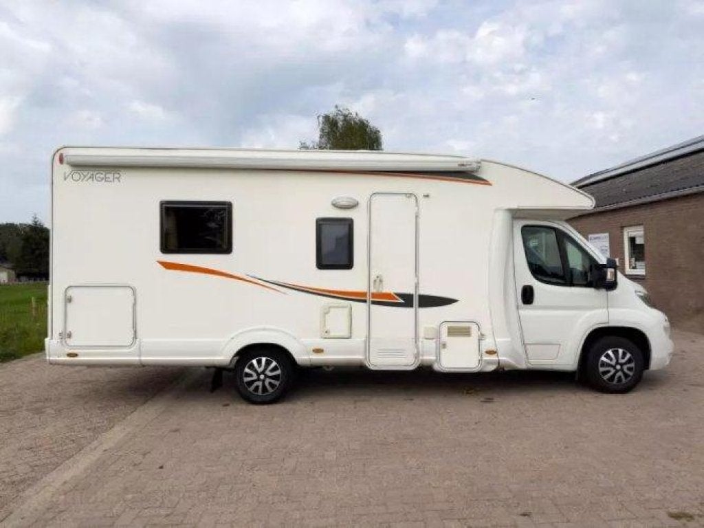 P.L.A. Camper Voyager Queensbed en hefbed zeer compleet, Caravans en Kamperen, Campers, Overige merken, Bedrijf, Tot en met 4