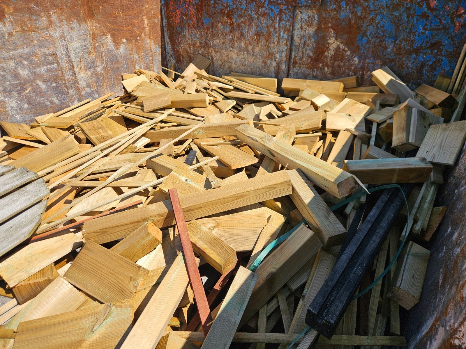 Brandhout  of knutsel hout paaltjes planken latjes, 3 tot 6 m³, Ophalen, Overige houtsoorten