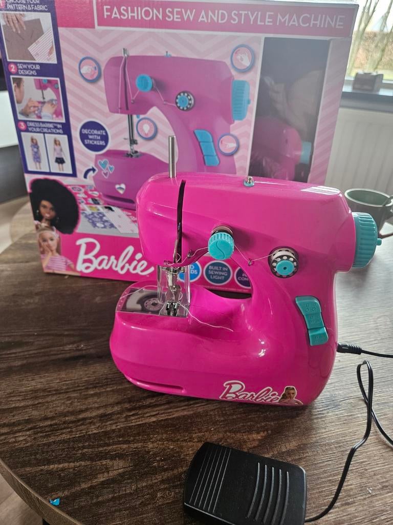 Barbie naaimachine, Ophalen of Verzenden, Zo goed als nieuw, Naaimachine, Overige merken