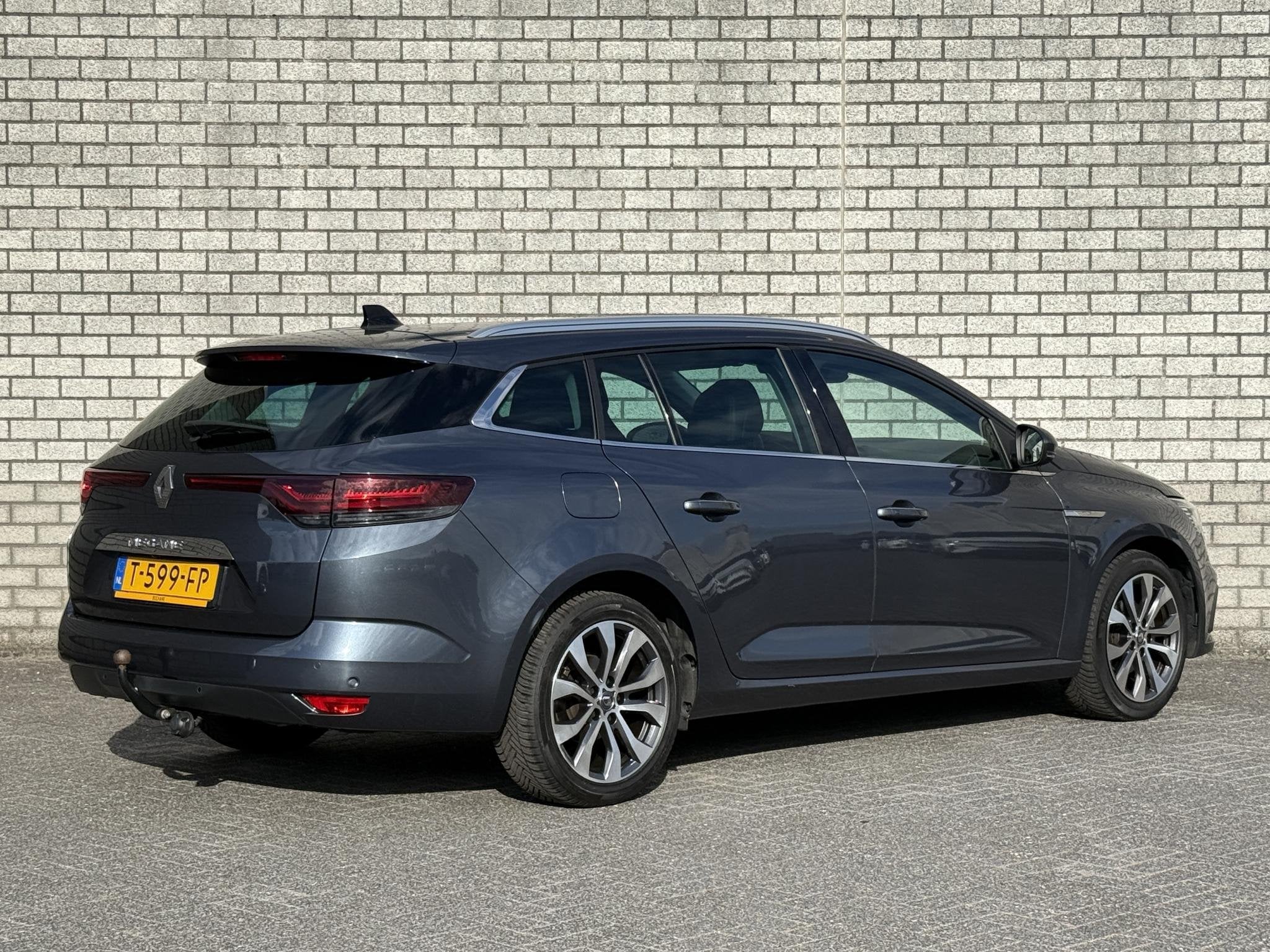 Renault Mégane Estate 1.3 TCe 140 Techno | Trekhaak | Navig, Stof, Gebruikt, 4 cilinders, Met garantie (alle)