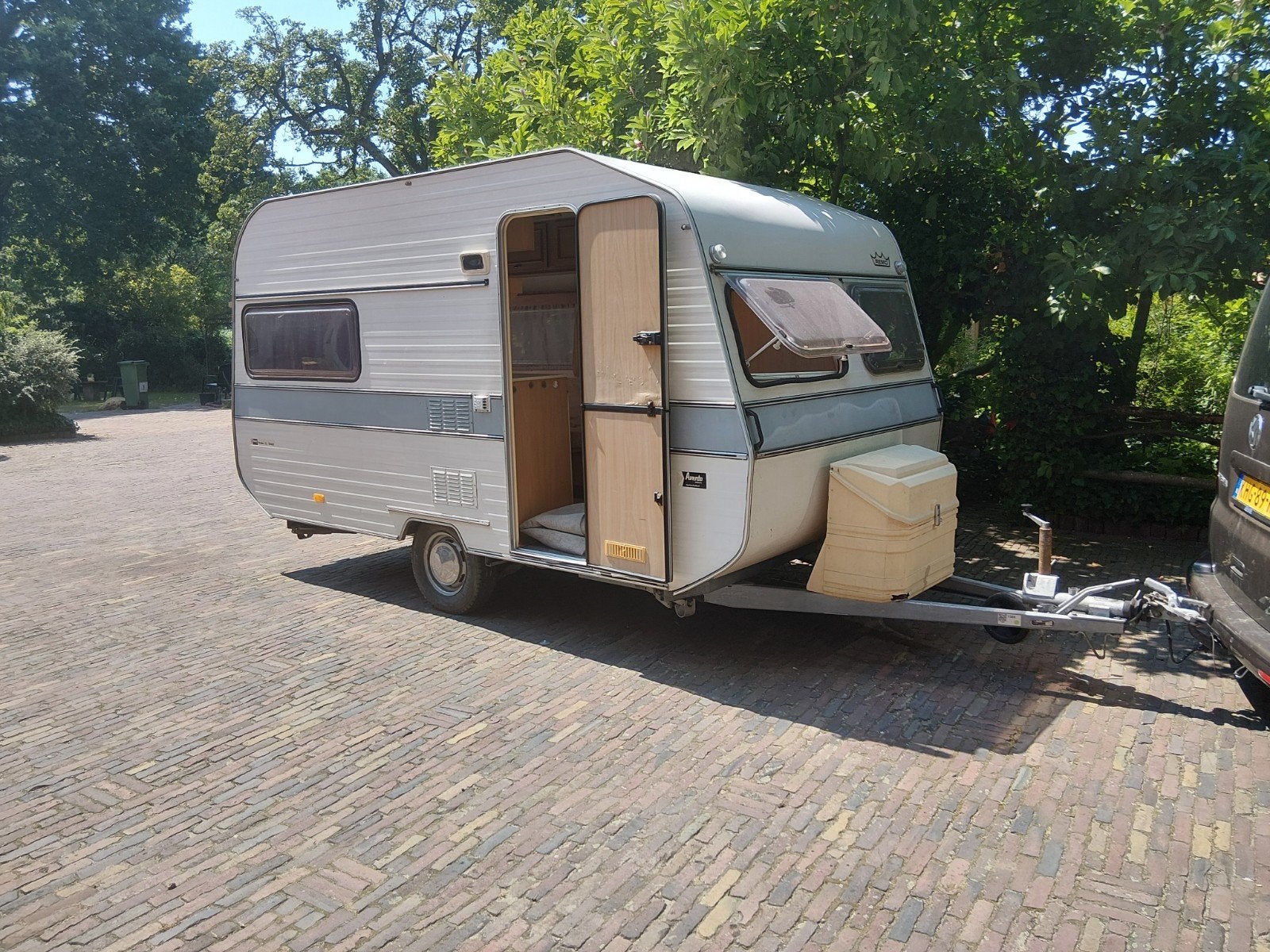 Avento bouwjaar 1981., Caravans en Kamperen, Caravans, Particulier, tot en met 2, Rondzit, Hefdak, Kachel, Koelkast, Reservewiel