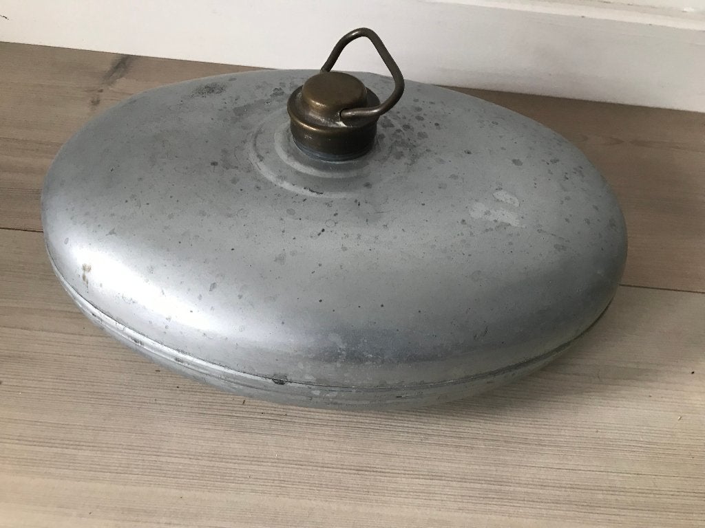 Ovale zinken kruik met koperen sluiting, Antiek en Kunst, Ophalen of Verzenden