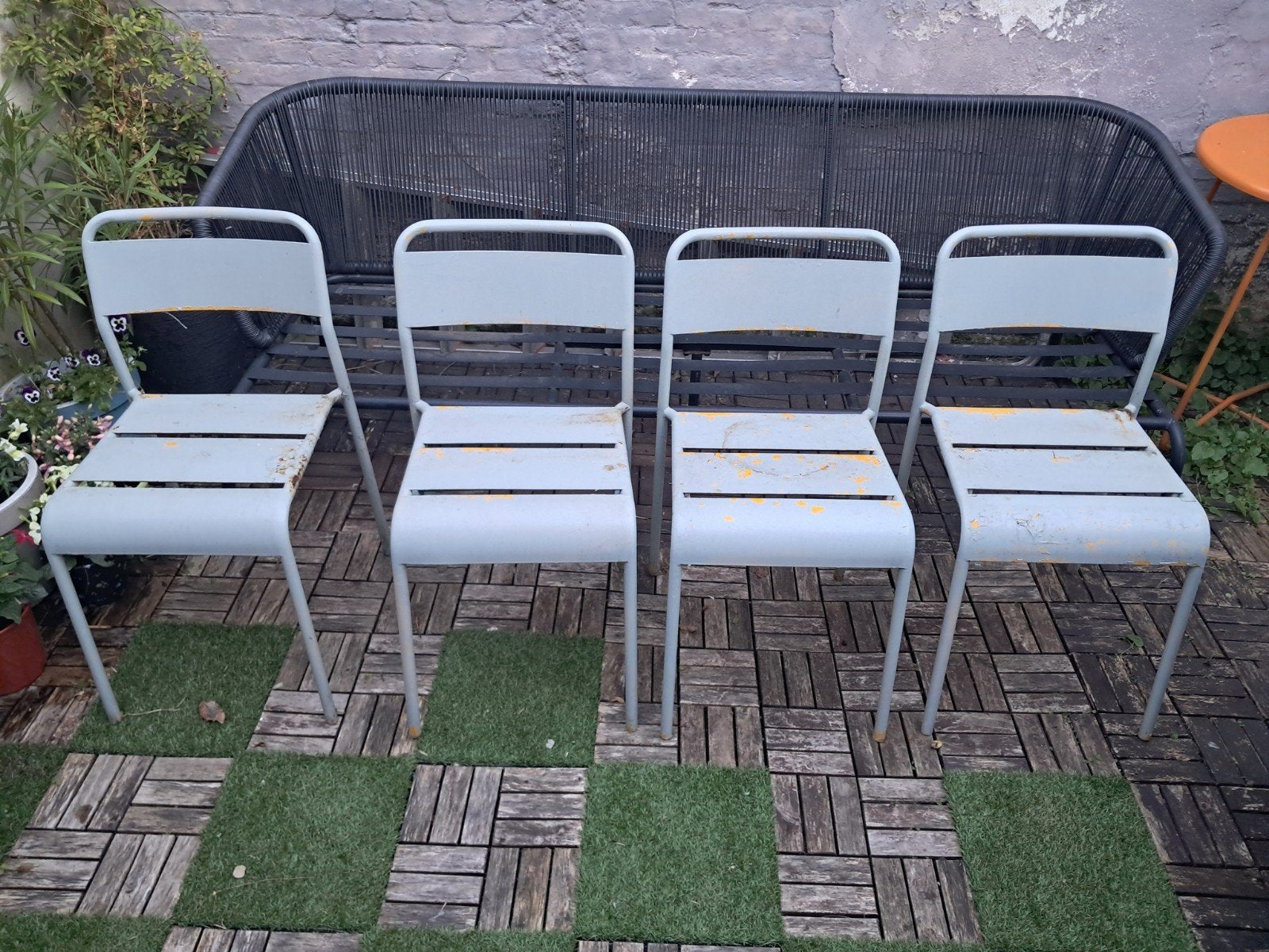 2 ijzeren tuinstoelen + 2 gratis ijzeren tuinstoelen, Ophalen, Gebruikt, Metaal