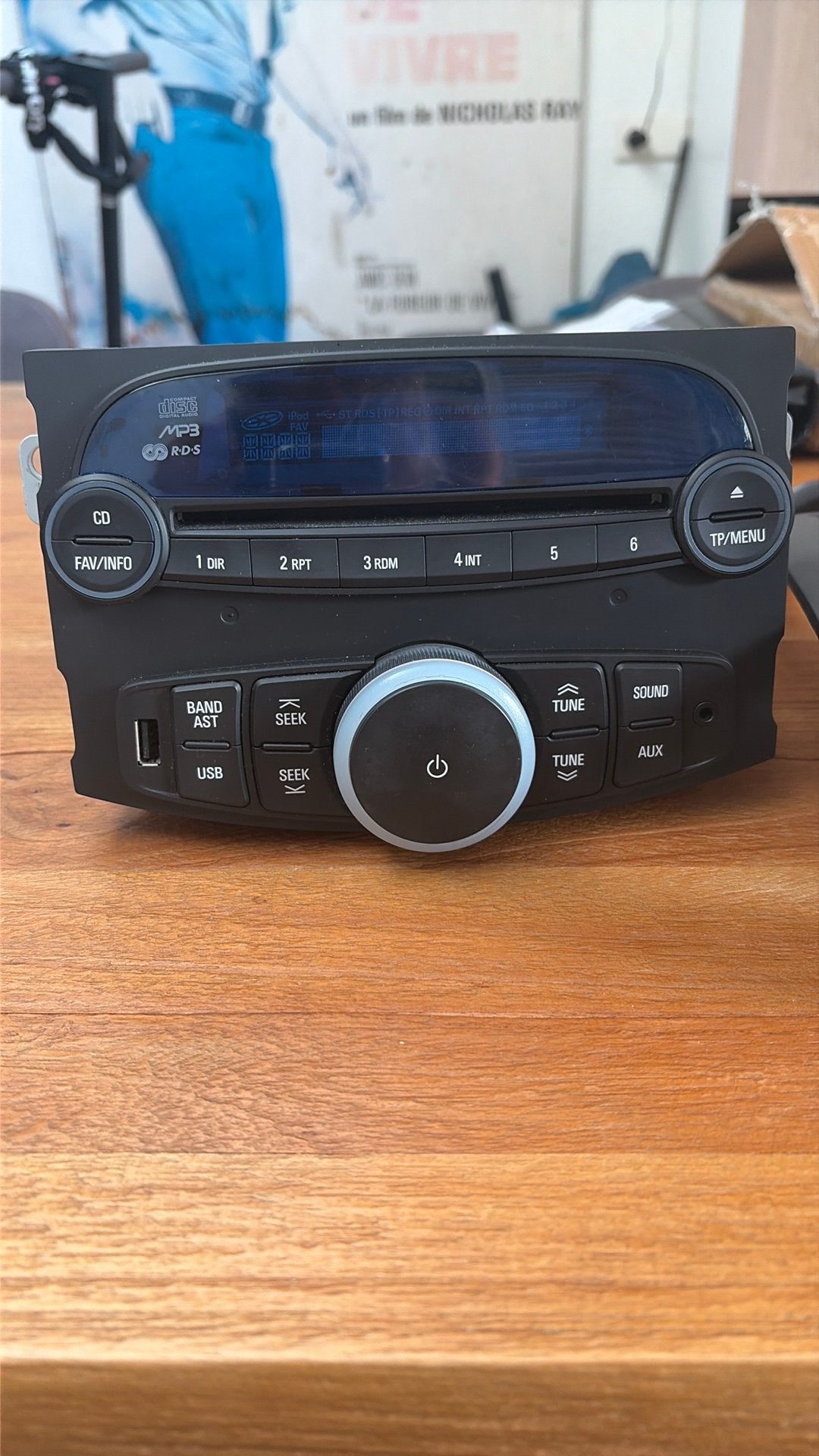 Radio/ cd speler Chevrolet Spark 2011, inclusief frame, Auto diversen, Ophalen, Zo goed als nieuw