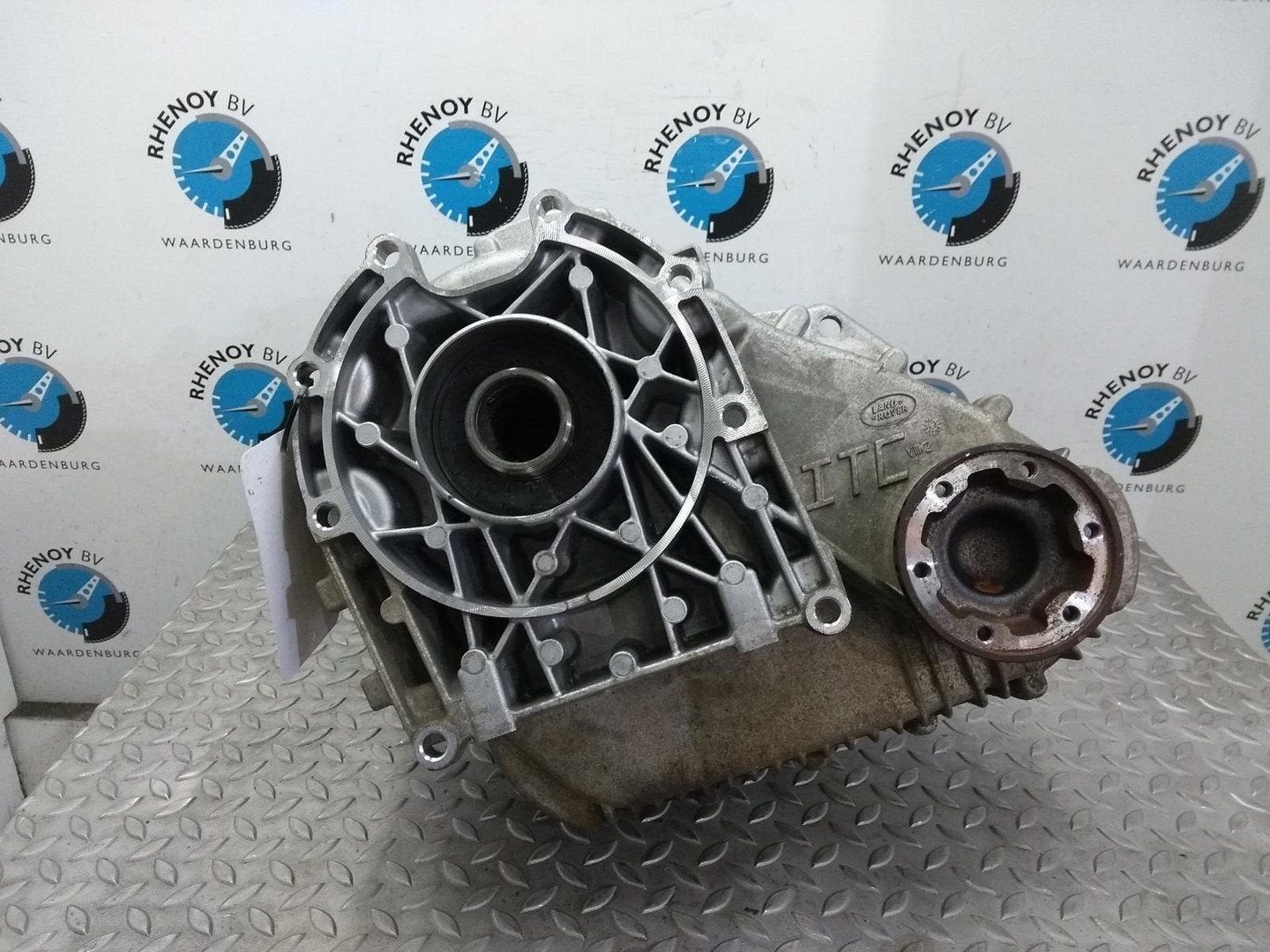 LANDROVER RANGE ROVER TUSSENBAK 2016, Ophalen of Verzenden, Gebruikt, Stiba lid