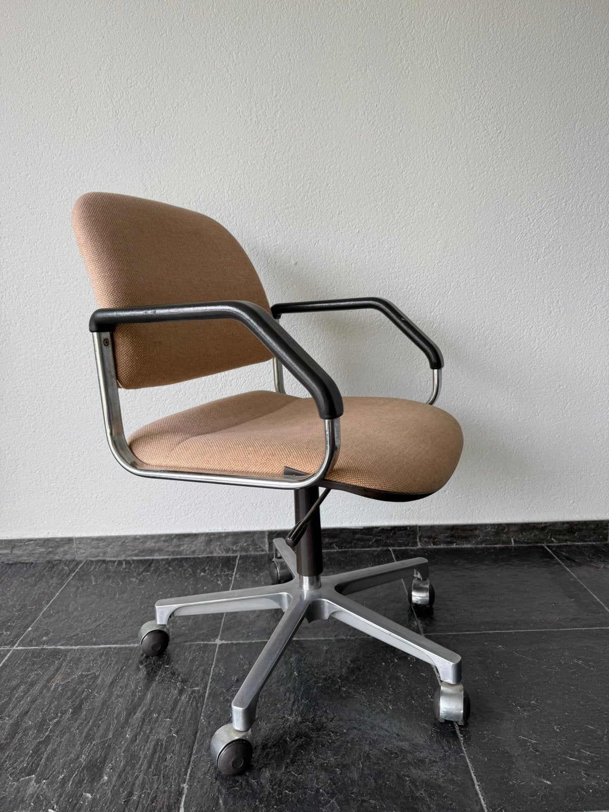 Gratis bureaustoel, Huis en Inrichting, Ophalen, Gebruikt, Beige, Bureaustoel