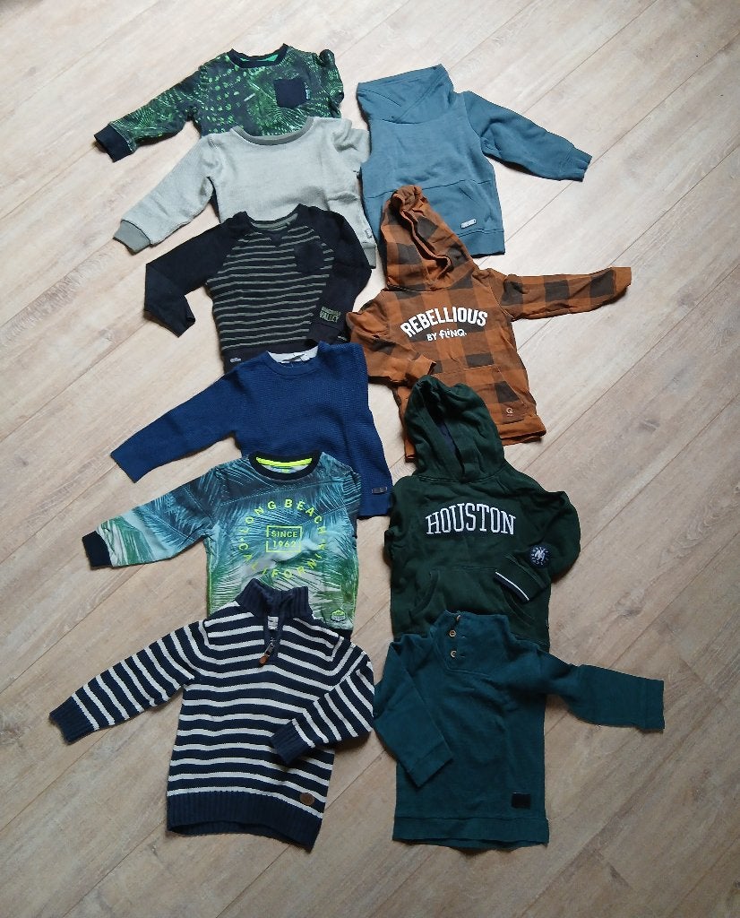 Jongens truien maat 98/104, per stuk, Ophalen, Gebruikt, Jongen, Trui of Vest