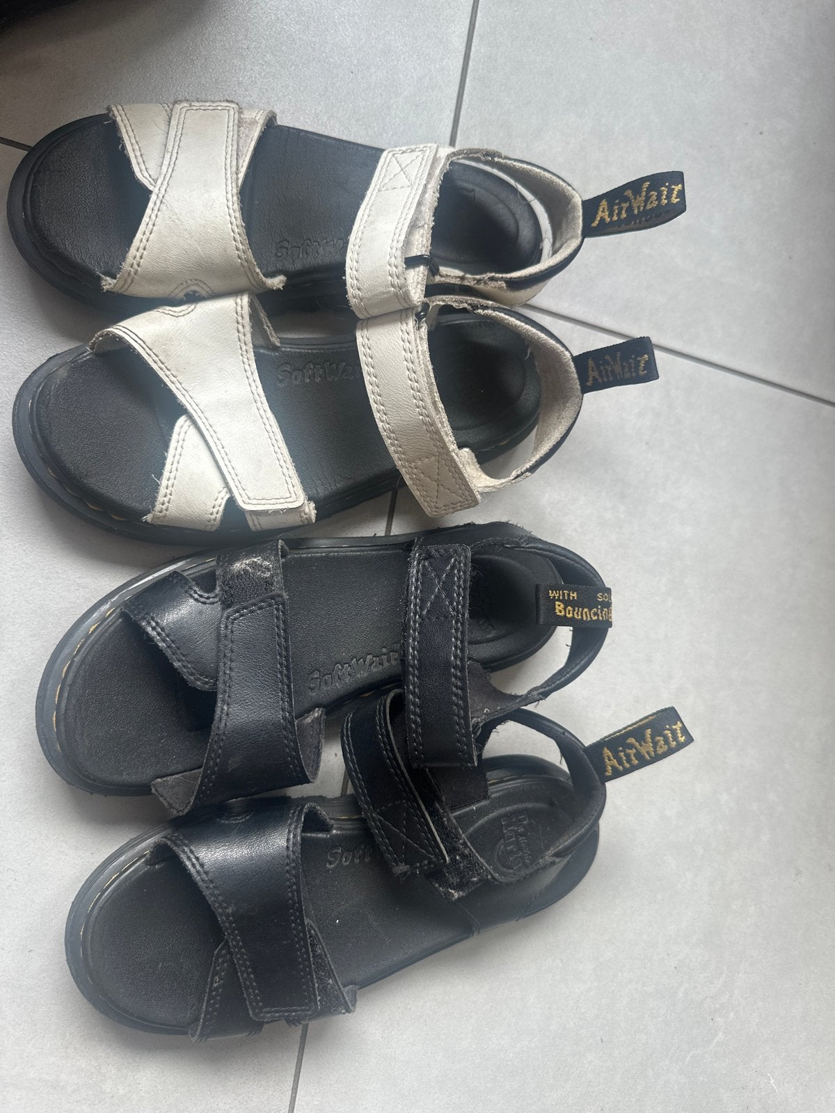 Dr. Martens VOSSIE II sandalen maat 34 (zwart en wit), Kinderen en Baby's, Kinderkleding | Schoenen en Sokken, Ophalen of Verzenden