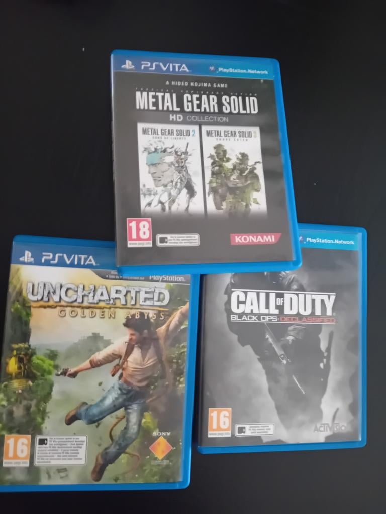 PS Vita met 3 topgames: Uncharted, Metal Gear Solid, CoD, Spelcomputers en Games, Ophalen of Verzenden, Gebruikt, Zwart, Met games