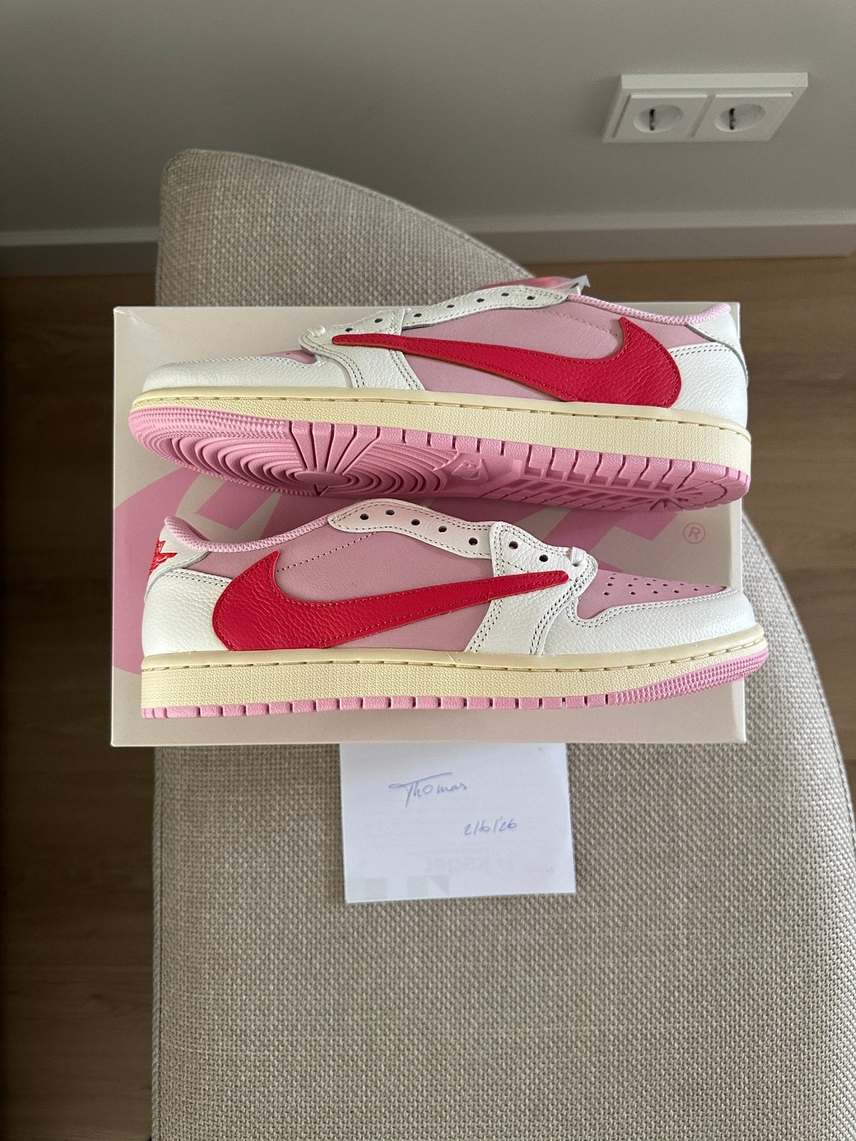 Nike Air Jordan 1 Low Travis Scott Tropical Pink US8.5, Kleding | Heren, Schoenen, Overige kleuren, Nieuw, Ophalen of Verzenden