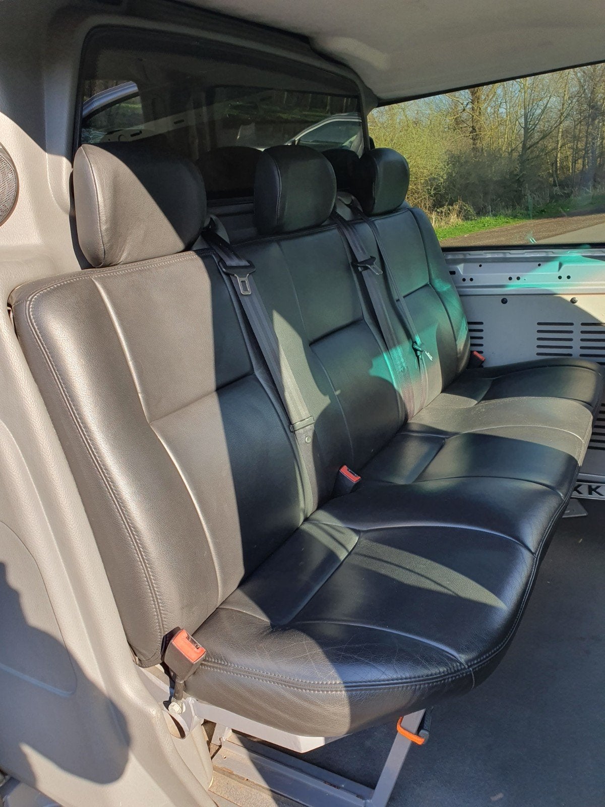 Achterbank leer , scheidingswand mercedes vito grijs leder, Auto-onderdelen, Interieur en Bekleding, Ophalen