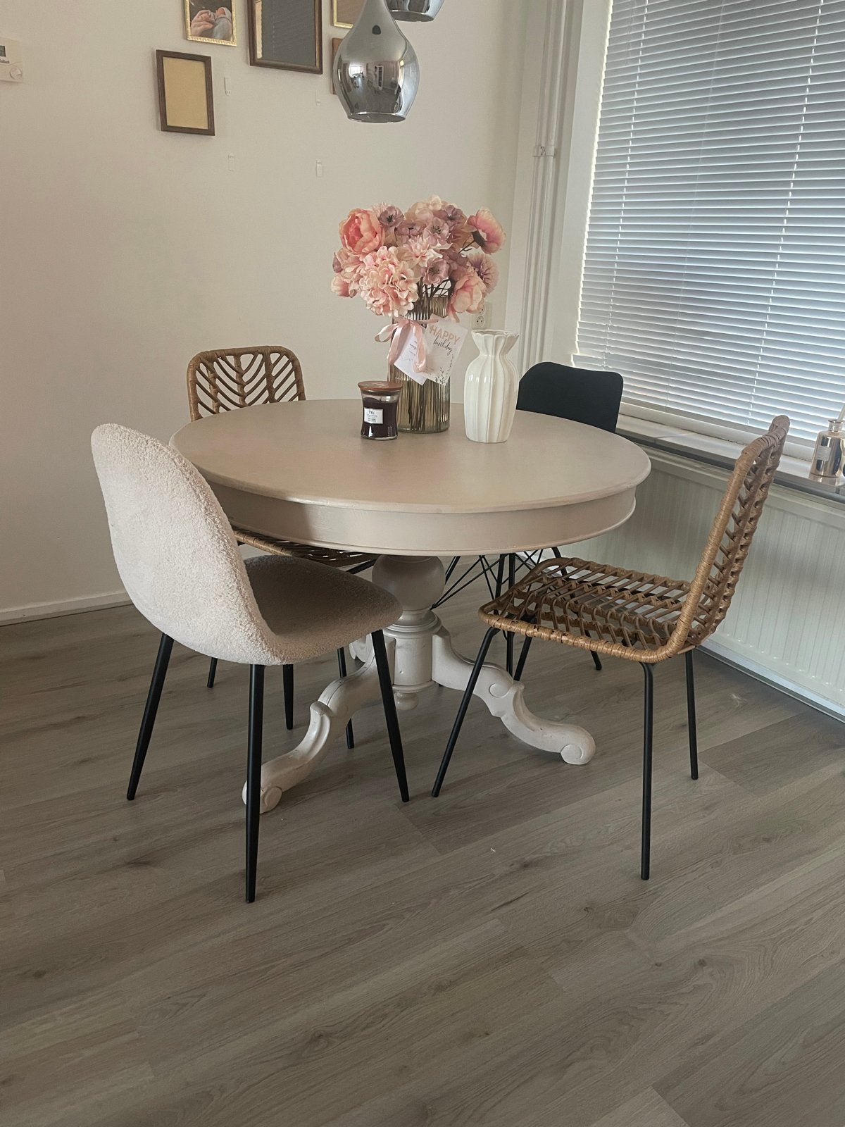 Ronde vintage roze eettafel - 100 cm diameter, Huis en Inrichting, Tafels | Eettafels, Ophalen, Gebruikt, 100 tot 150 cm, Rond