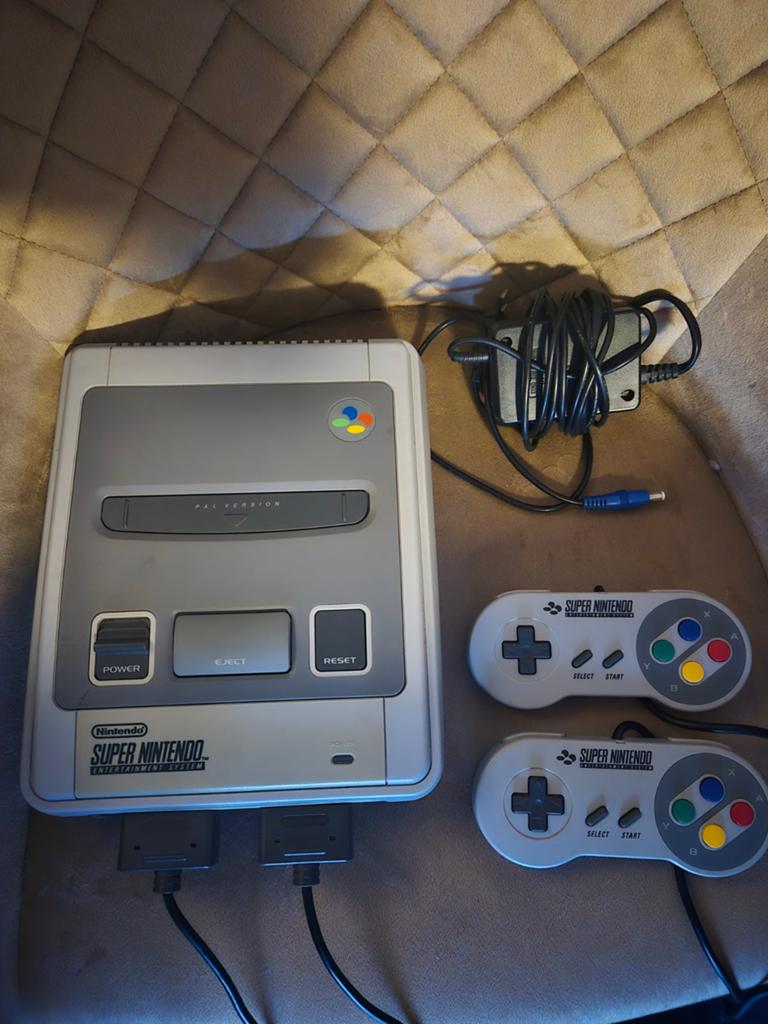 Super Nintendo SNES Console met 2 Controllers en 2 Spellen, Ophalen of Verzenden, Zo goed als nieuw, Met 2 controllers, Met games