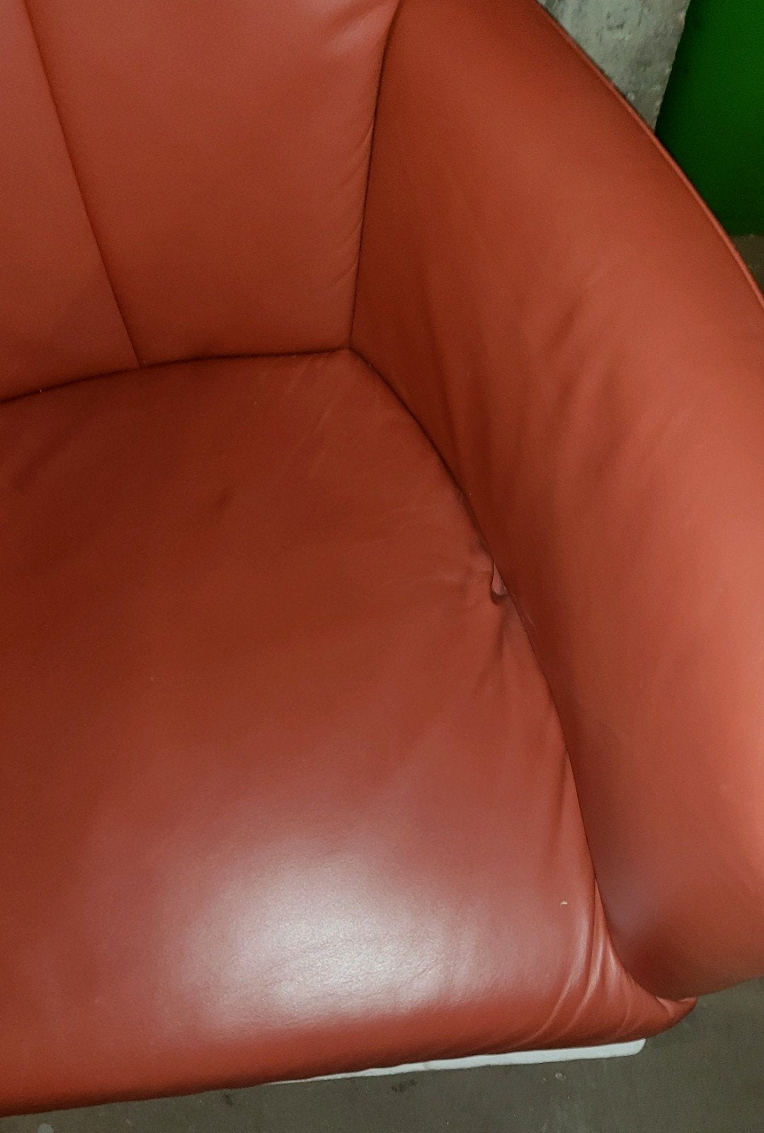 4 Lederen eetkamer stoelen te koop aangeboden., Ophalen, Zo goed als nieuw, Vier, Metaal