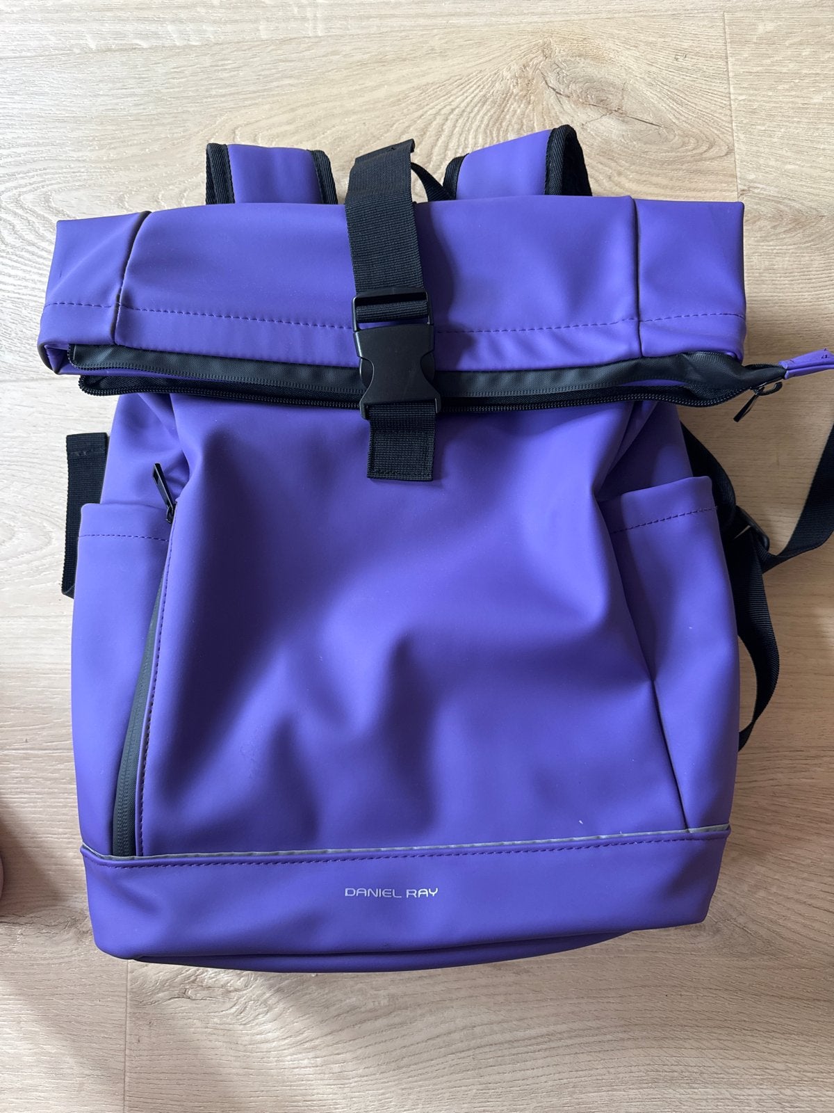 Daniel Ray paarse rolltop rugzak, waterdicht, 25 tot 40 cm, Ophalen of Verzenden, Zo goed als nieuw, Waterdicht