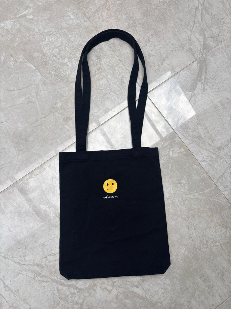 Zwarte stoffen tas met smiley en tekst, Ophalen of Verzenden, Gebruikt, Zwart, Shopper