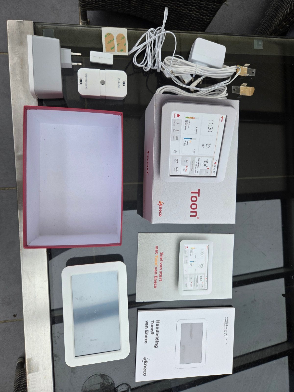 Eneco Toon Slimme Thermostaat - Complete Set, Doe-het-zelf en Verbouw, Thermostaten, Ophalen of Verzenden, Slimme thermostaat